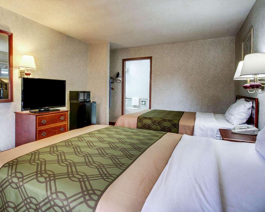 Econo Lodge Inn & Suites Forest Kamer foto